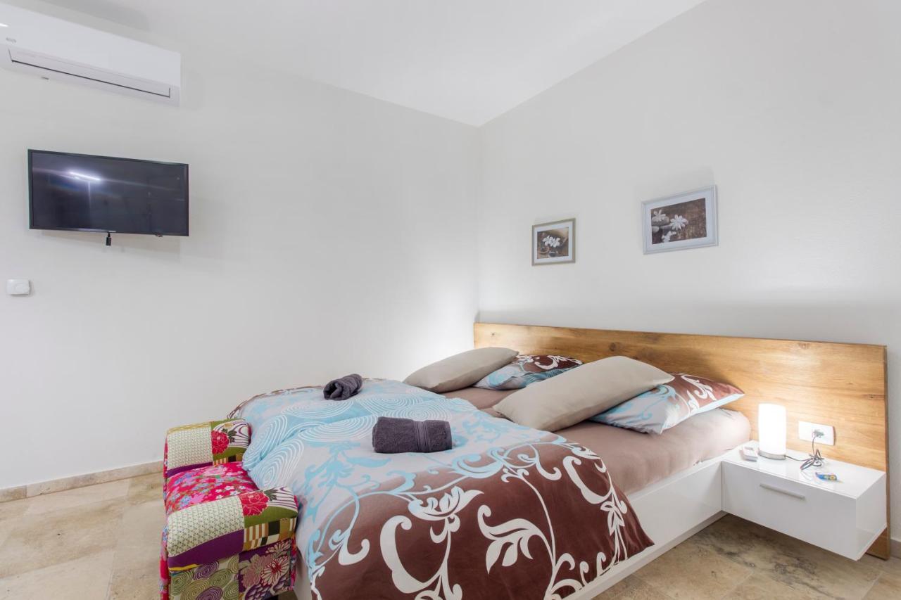 Dalmata Lounge Apartamento Starigrad Paklenica Exterior foto