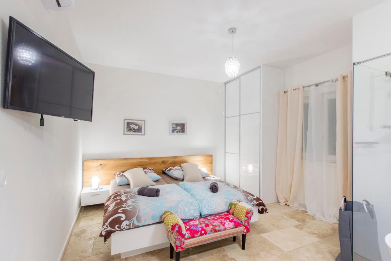 Dalmata Lounge Apartamento Starigrad Paklenica Exterior foto