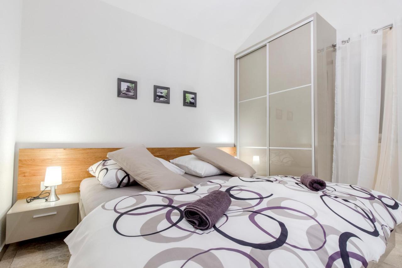 Dalmata Lounge Apartamento Starigrad Paklenica Exterior foto