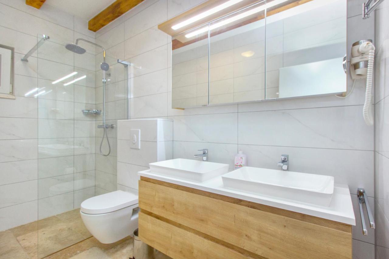 Dalmata Lounge Apartamento Starigrad Paklenica Exterior foto